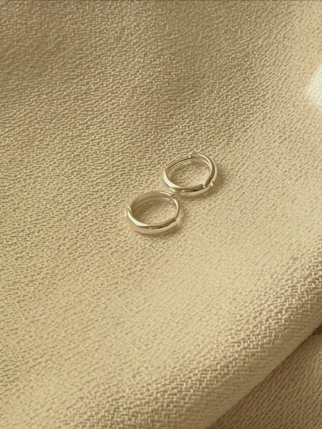 Aros Mini Click plata - Las Joyas de Julieta foto 2